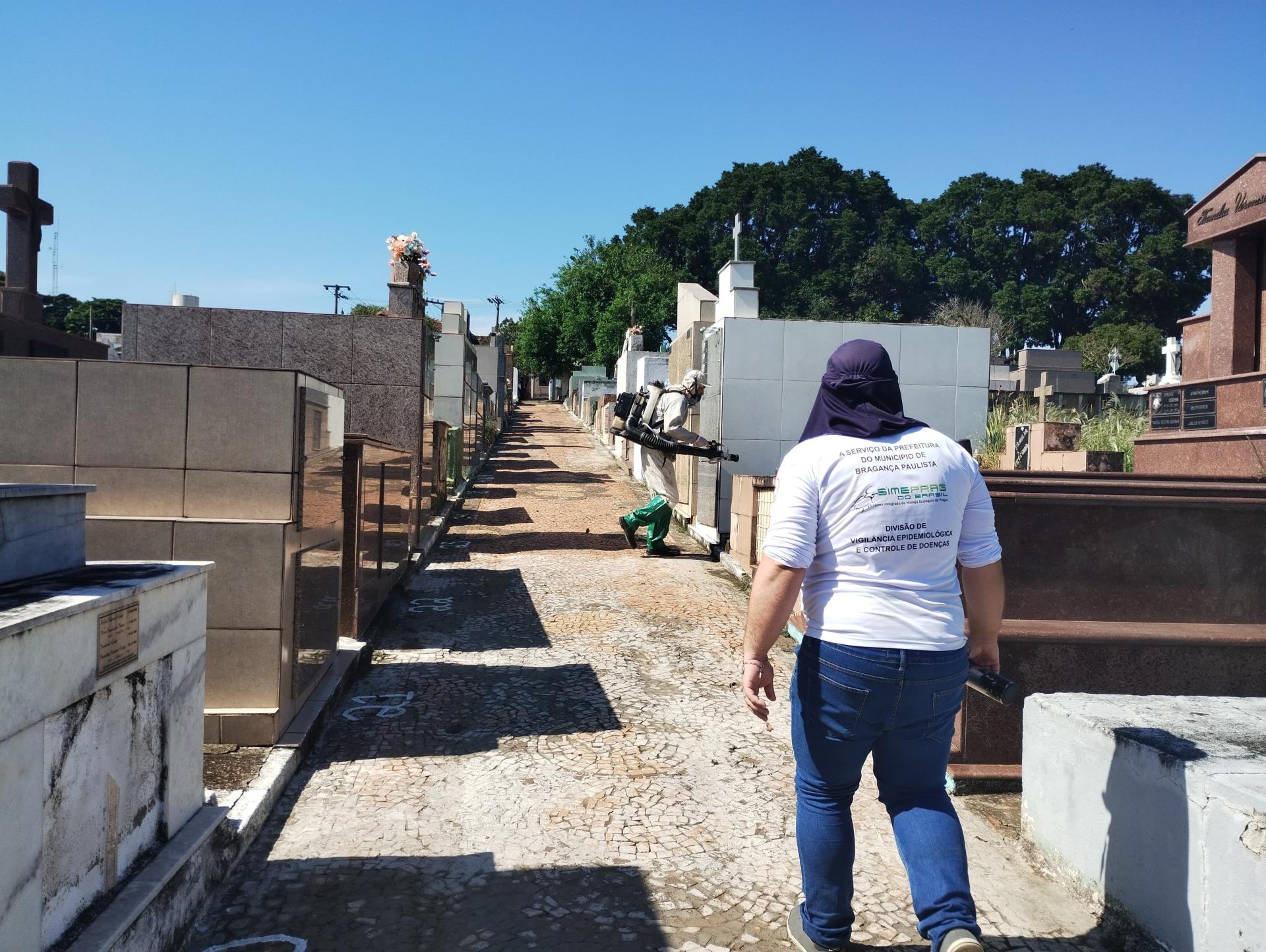 FOTO 2_A&Ccedil;&Atilde;O DE COMBATE A DENGUE NO CEMIT&Eacute;RIO_20-02-2025