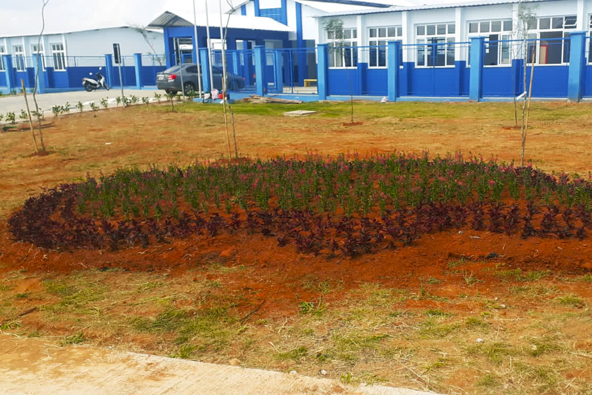 18.02.2022 Prefeitura continua revitalizando pra&ccedil;as e jardins da cidade (1)