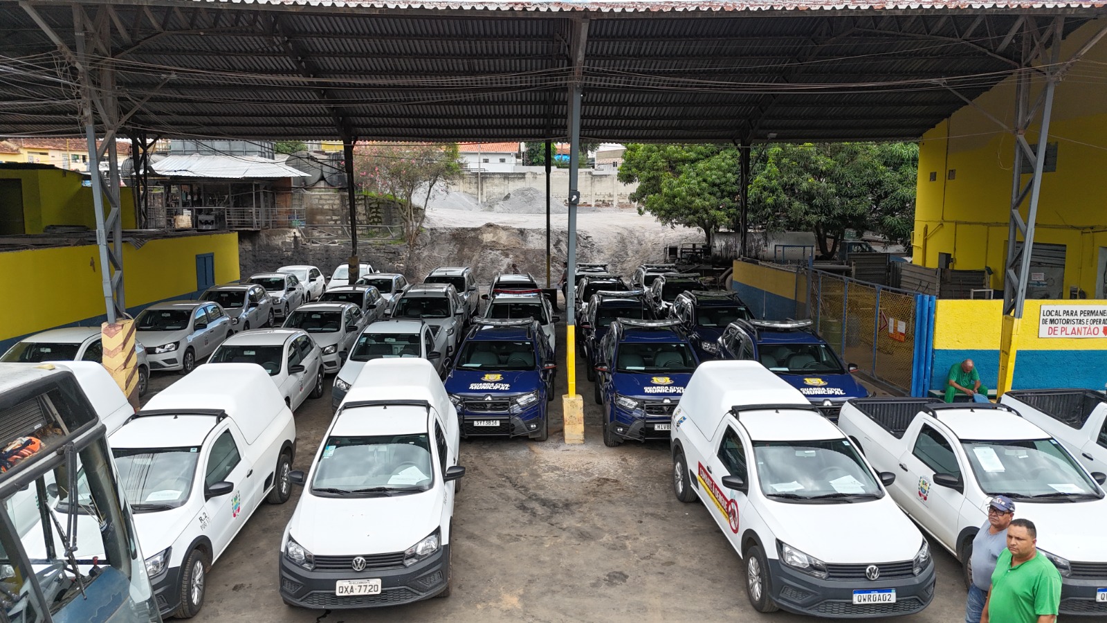 FOTO 2 Veículos recolhidos