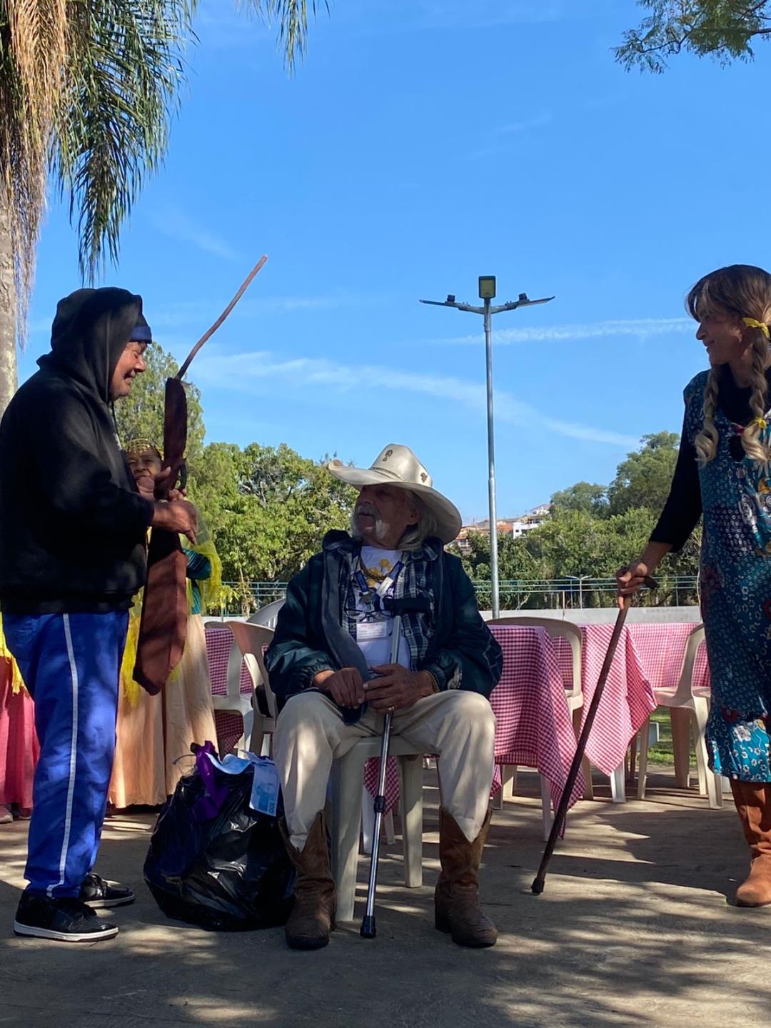 Centro Dia do Idoso comemora 12 anos de funcionamento com festa na Pra&ccedil;a Coronel Jacintho Os&oacute;rio (2)