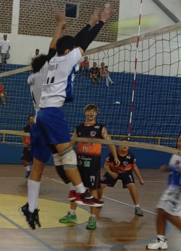 Escolinha de Voleibol retoma atividades no Ginásio Lourenção (3)