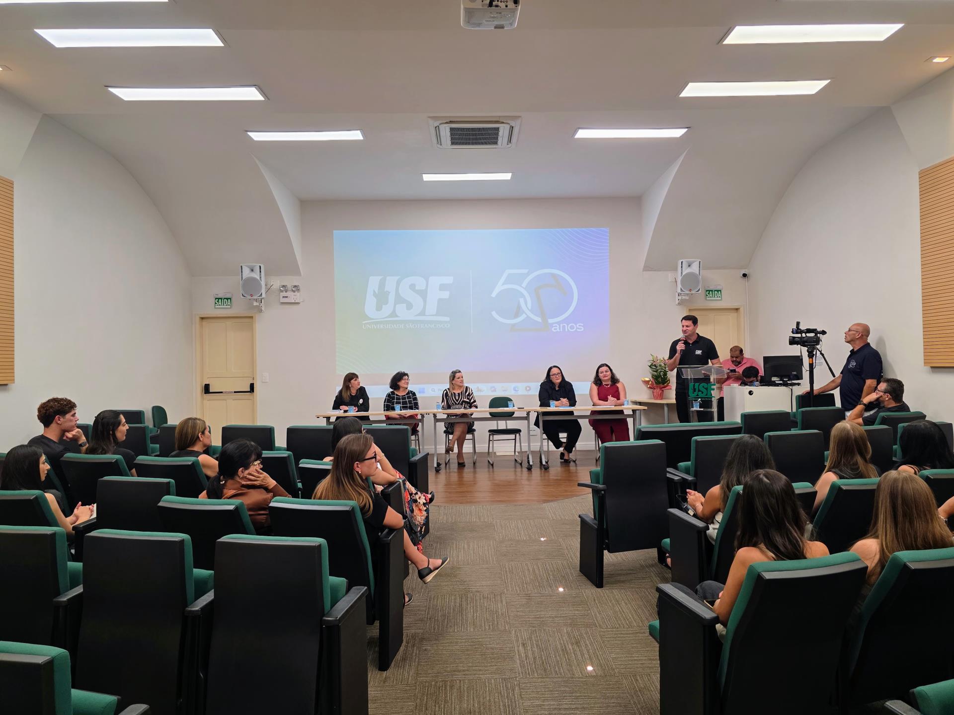 PET Sa&uacute;de &ldquo;Com Elas no SUS&rdquo; encerra ciclo de forma&ccedil;&atilde;o e integra&ccedil;&atilde;o entre ensino, servi&ccedil;o e comunidade Foto 02