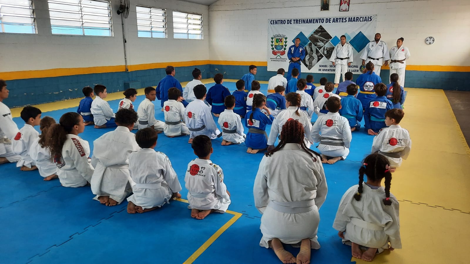 Troca de faixas e torneio de jud&ocirc; 02