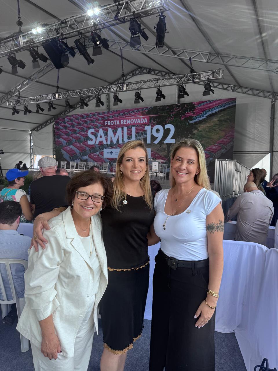 Entrega ambul&acirc;ncia SAMU 02