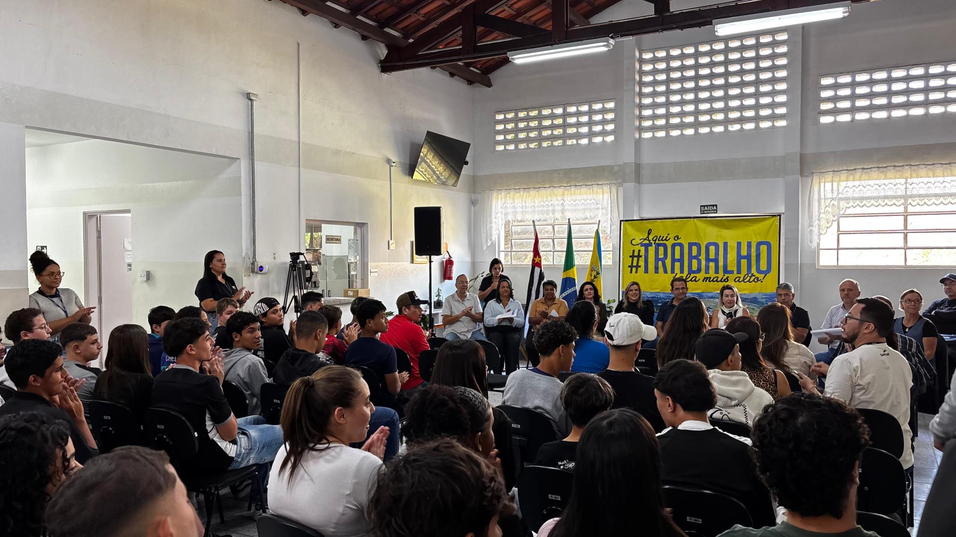 Encontro re&uacute;ne jovens e d&aacute; in&iacute;cio ao Programa Aprendiz Bragantino Foto 02