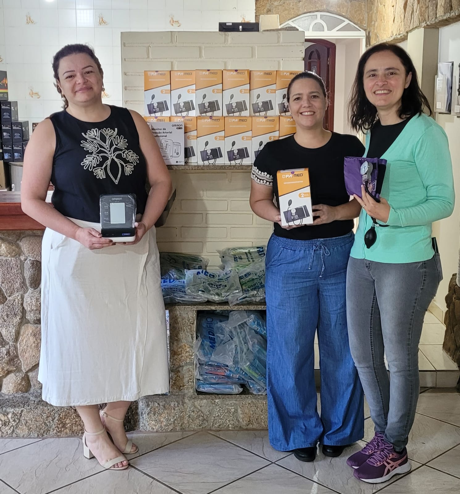 Prefeitura de Bragan&ccedil;a Paulista entrega novos esfigmoman&ocirc;metros para refor&ccedil;ar a Aten&ccedil;&atilde;o B&aacute;sica (3)