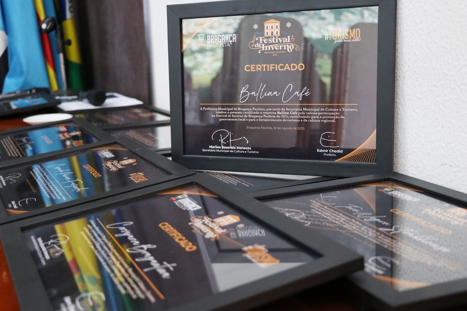 Prefeitura de Bragança Paulista entrega certificados a estabelecimentos participantes do Festival de Inverno 2025 (3)