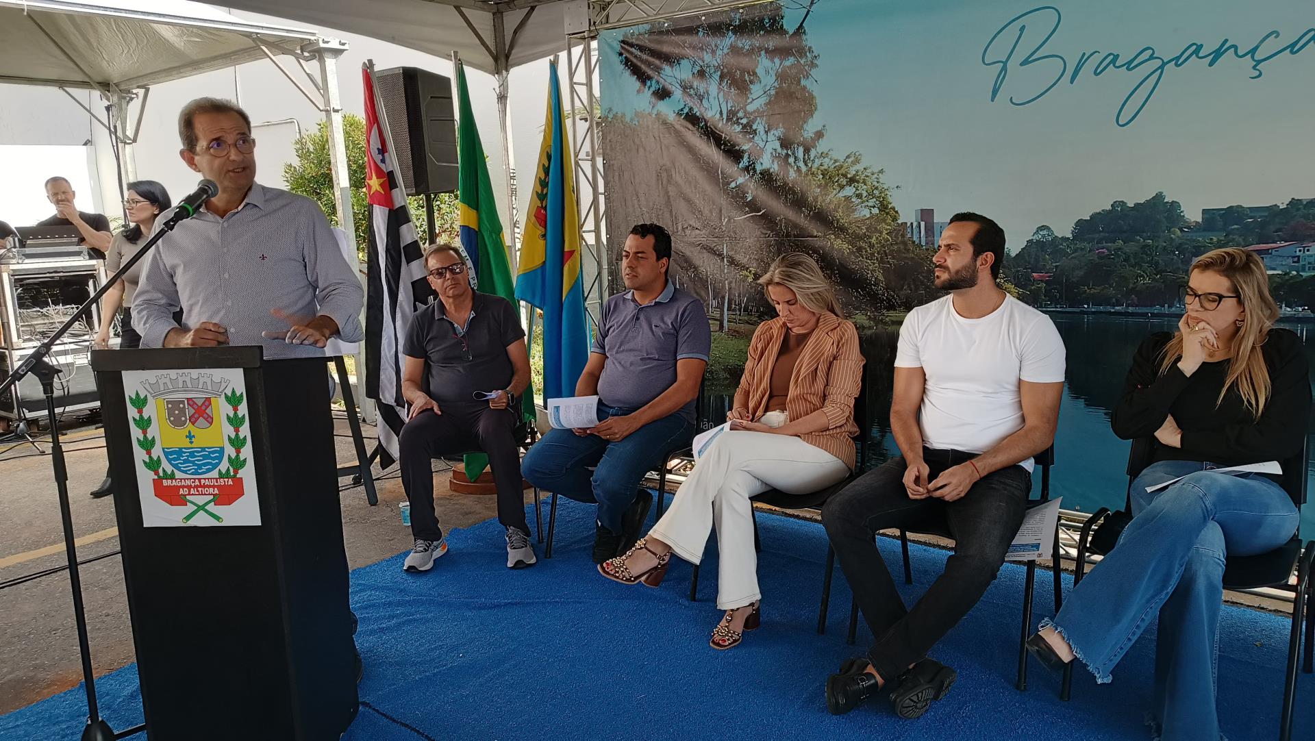 Prefeitura entrega obra de alargamento do c&oacute;rrego e ponte da Rua Felipe Siqueira (3)