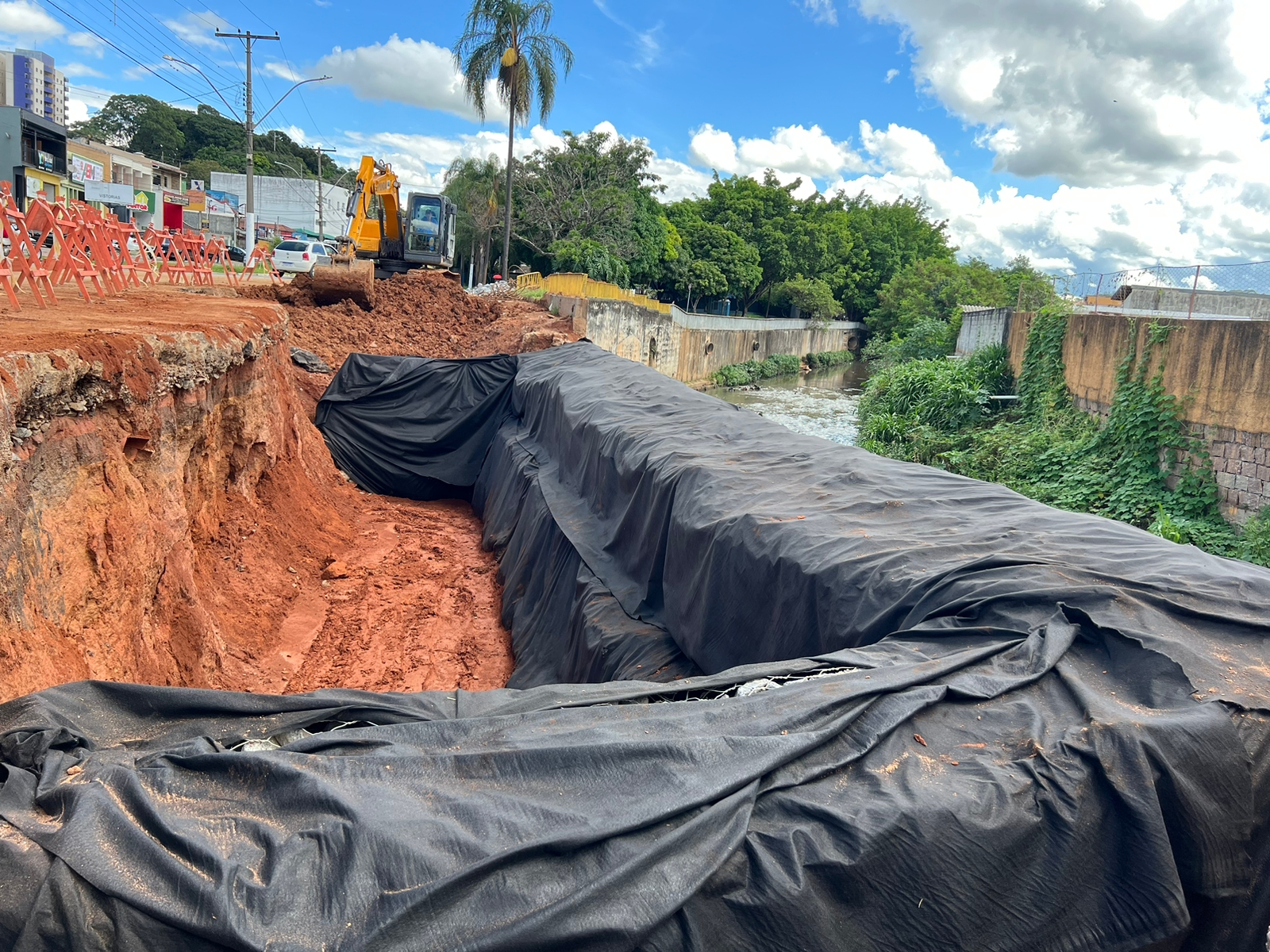 19.01.2023 Obra emergencial da Avenida dos Imigrantes avan&ccedil;a e servi&ccedil;os est&atilde;o previstos para a (4)