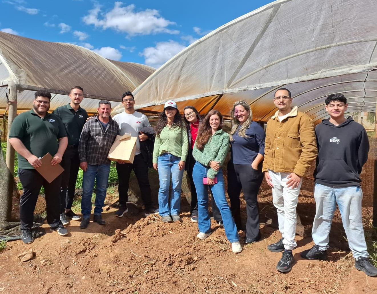 Secretaria de Desenvolvimento dos Agronegócios realiza visita técnica a produtores de hor (3)