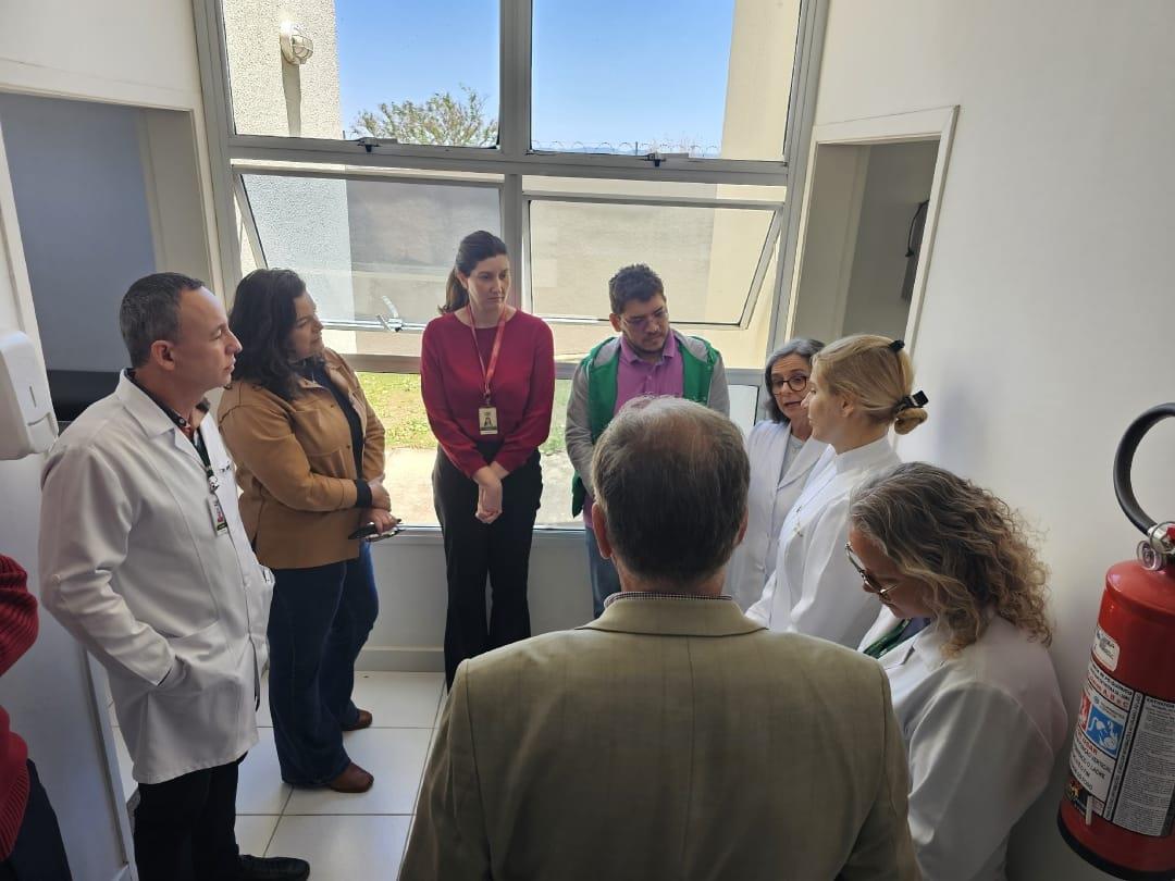 FOTO 2_REPRESENTANTES DO INEP VISITAM UNIDADE DE SAÚDE_24-10-2025