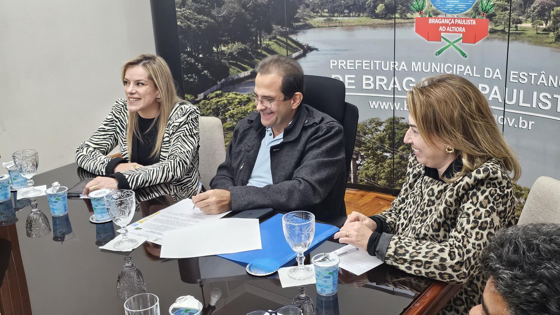Assinatura do Projeto de Lei Aprendiz Bragantino (3)