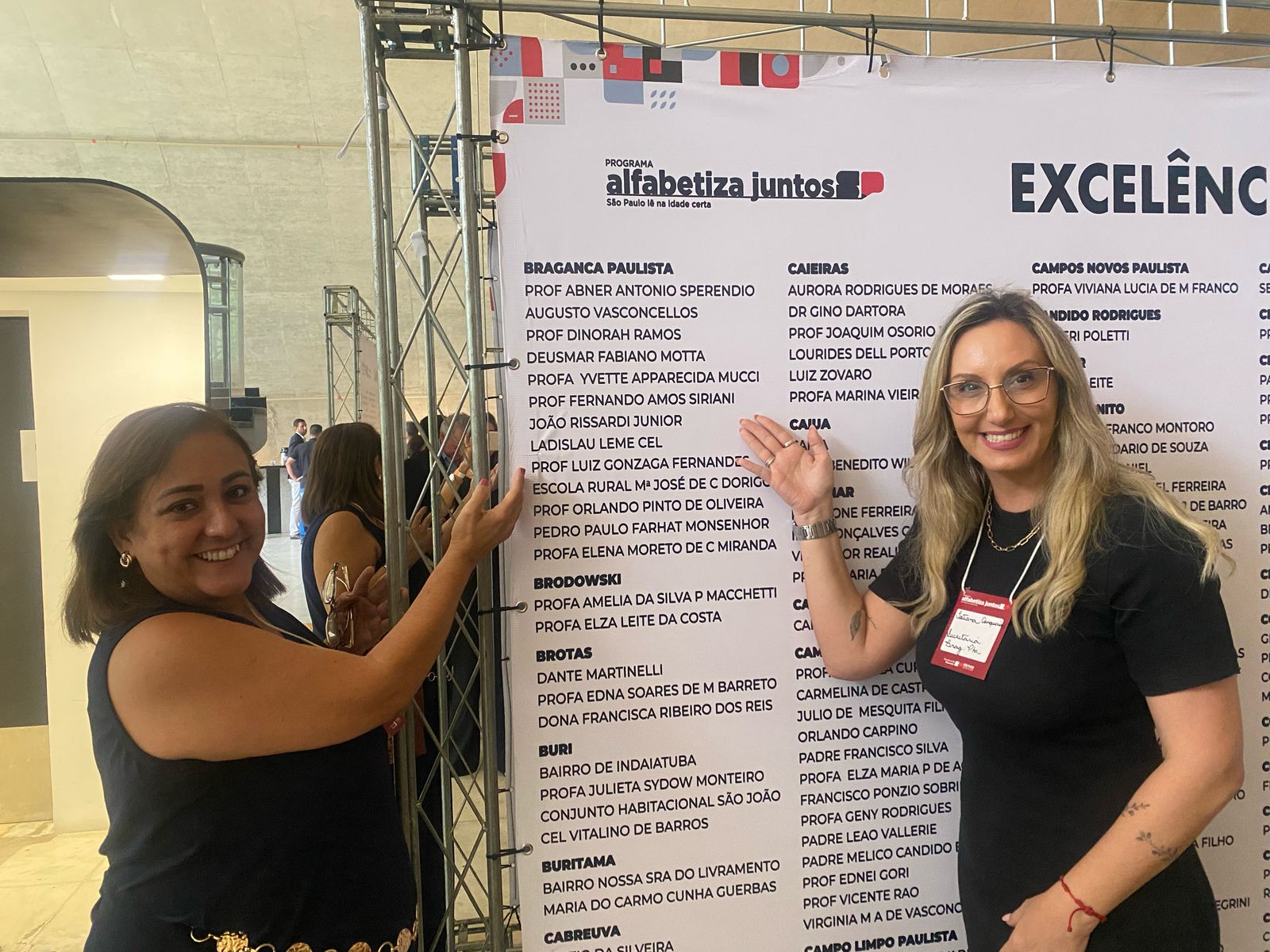 Bragan&ccedil;a Paulista &eacute; homenageada com o Pr&ecirc;mio Excel&ecirc;ncia em Alfabetiza&ccedil;&atilde;o (3)