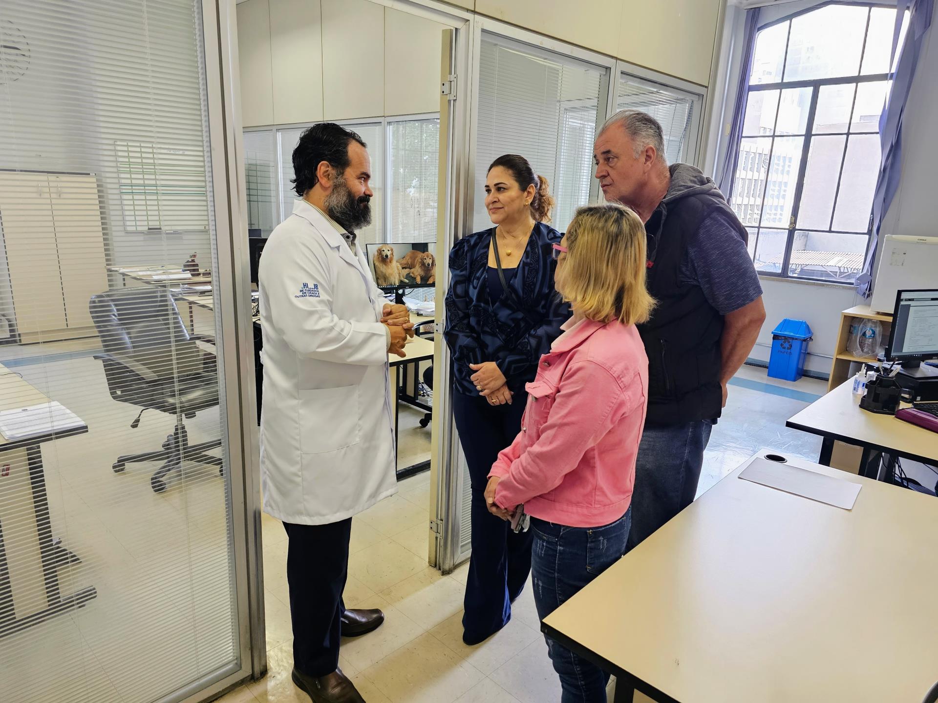 FOTO 2_VISITA AO HUB DE CUIDADOS COM CRACK E OUTRAS DROGAS_28-07-2023