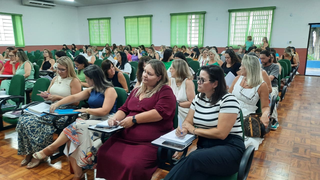 Reuni&atilde;o e apresenta&ccedil;&atilde;o de novos diretores &eacute; realizada no audit&oacute;rio da Secretaria Muni (3)