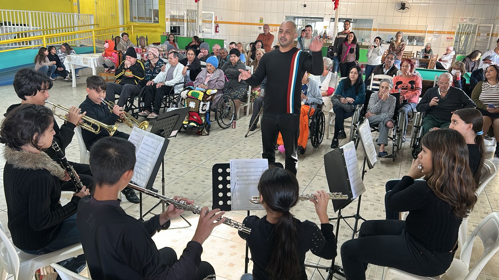 Maio Cultural emociona e contagia idosos em Bragan&ccedil;a Paulista com m&uacute;sica, hist&oacute;rias e inclus&atilde;o (3)