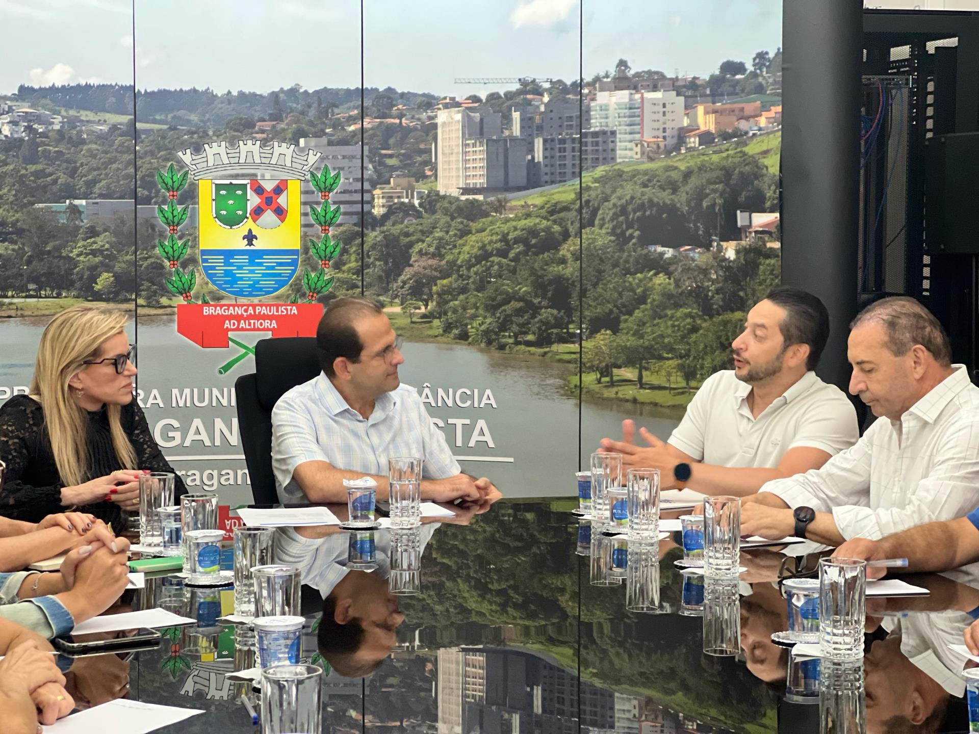 Prefeitura firma compromisso com o Sebrae-SP para implanta&ccedil;&atilde;o do curso Jovens Empreendedores Primeiros Passos (JEPP) na rede municipal (2)
