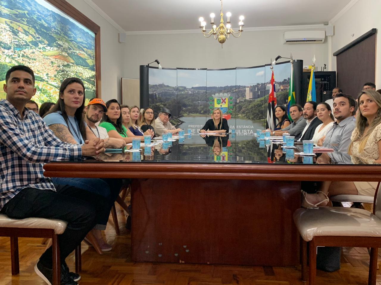 10.04.2024 Prefeitura assina contrato com a USF para elaboração do Programa Municipal de Proteção (2)