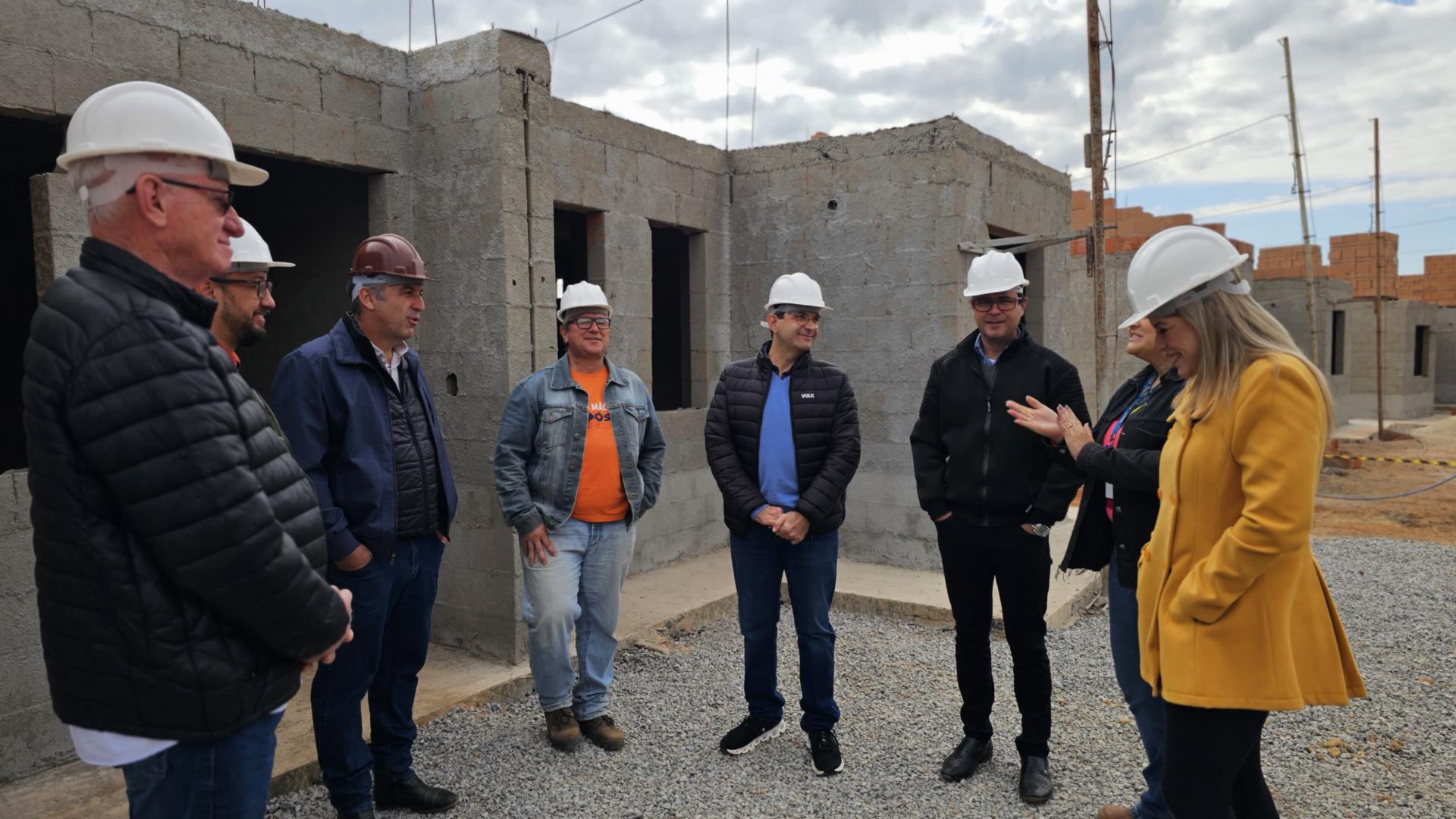 Prefeitura de Bragan&ccedil;a Paulista acompanha avan&ccedil;o das obras do Conjunto Habitacional Bragan&ccedil;a F3 (3)