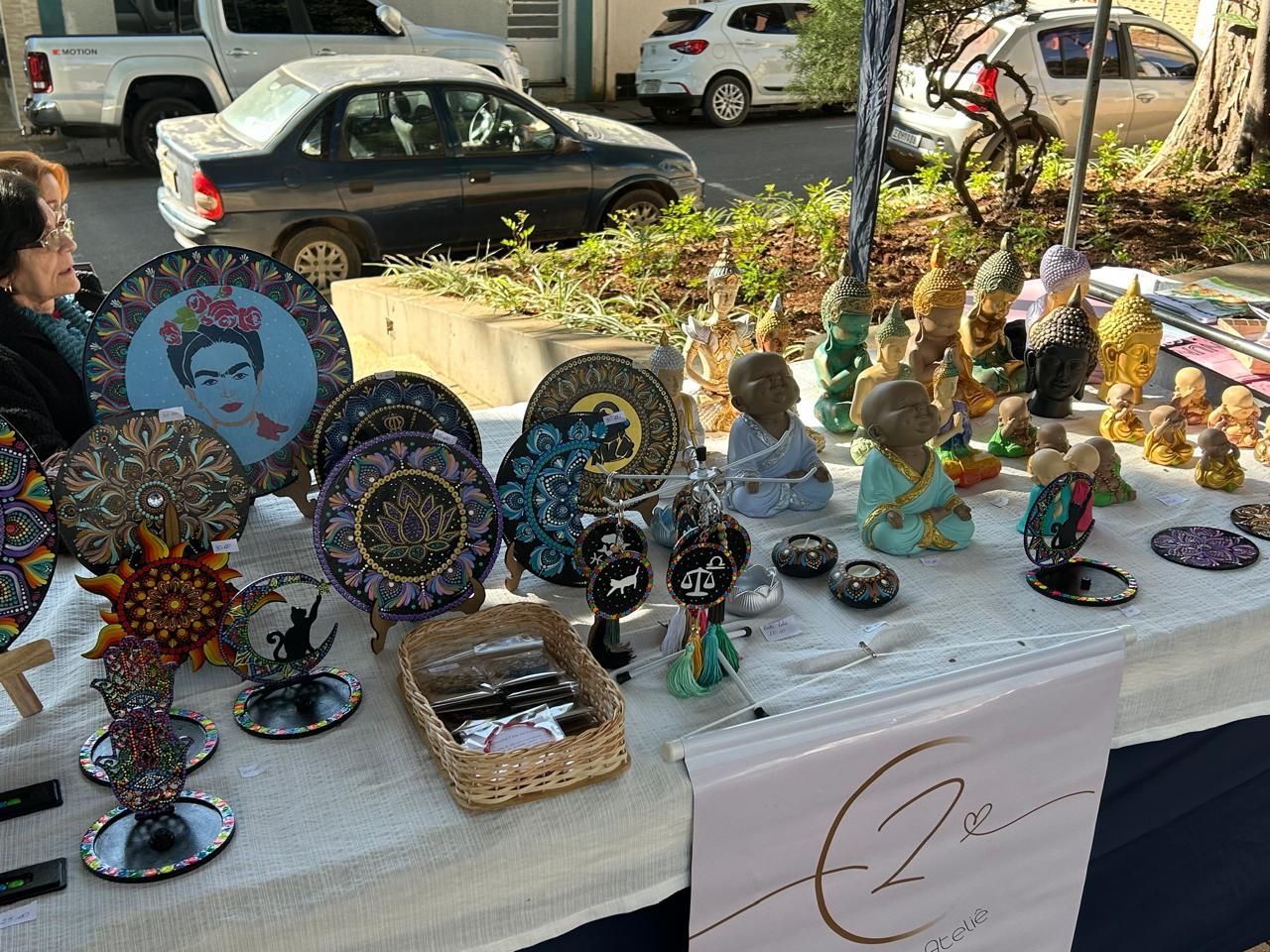 Feira &ldquo;Arte na Garagem&rdquo; movimenta a Pra&ccedil;a do Ros&aacute;rio neste s&aacute;bado c (4)