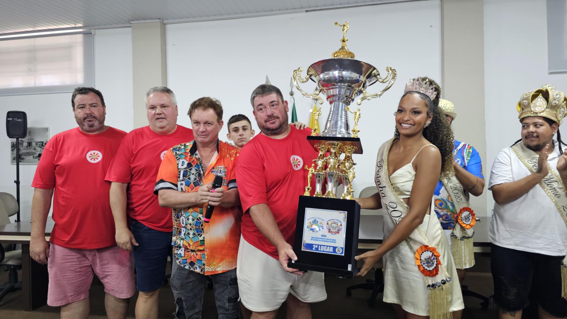 Drag&atilde;o Imperial &eacute; campe&atilde; do Carnaval 2025 de Bragan&ccedil;a Paulista (2)