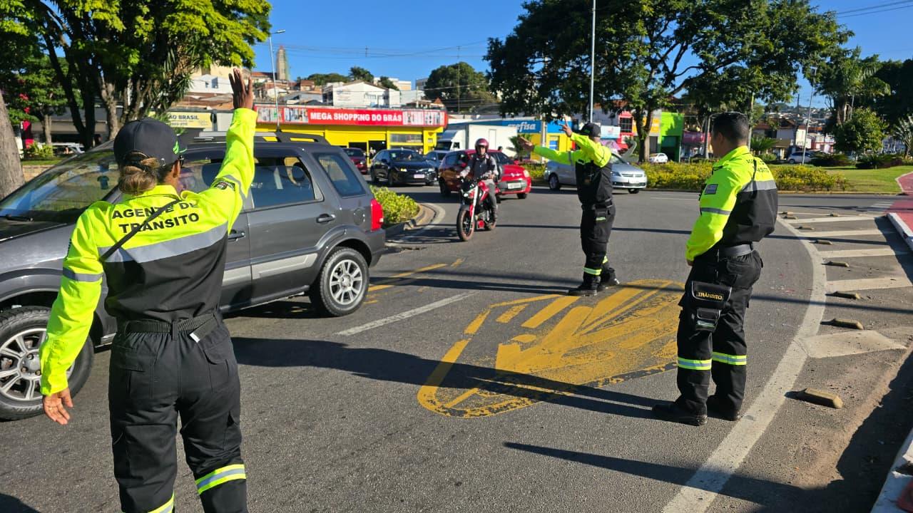 Educa&ccedil;&atilde;o no tr&acirc;nsito &eacute; destaque em a&ccedil;&atilde;o realizada no Maio Amarelo Foto 02
