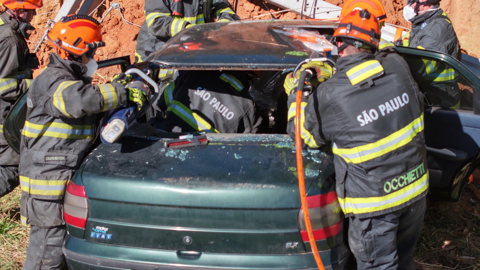 Forças de segurança e emergência realizam simulado de acidente grave em Bragança Paulista 2