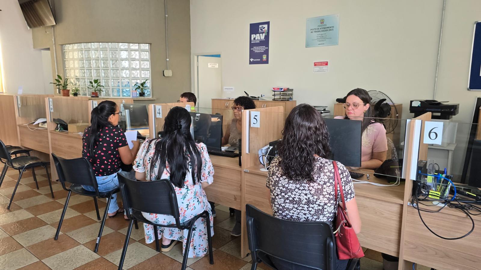 Seleção no PAT tem 20 contratados e segue com mais 30 vagas para escolas municipais (2)