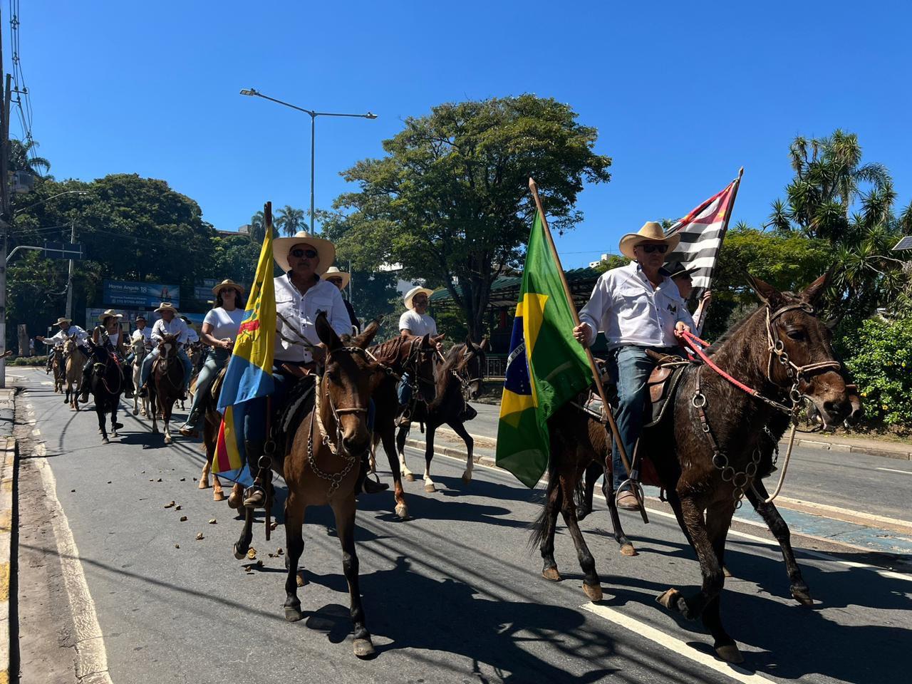 Tradi&ccedil;&atilde;o e cultura tomam conta das ruas com mais uma edi&ccedil;&atilde;o da Cavalhada (2)