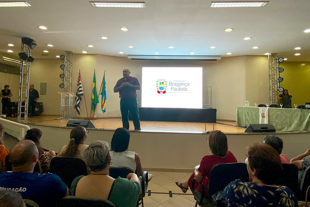 30.01.2023 Cerca de 1.600 profissionais da educa&ccedil;&atilde;o municipal participam de palestra com Eduardo Shinyashiki (2)