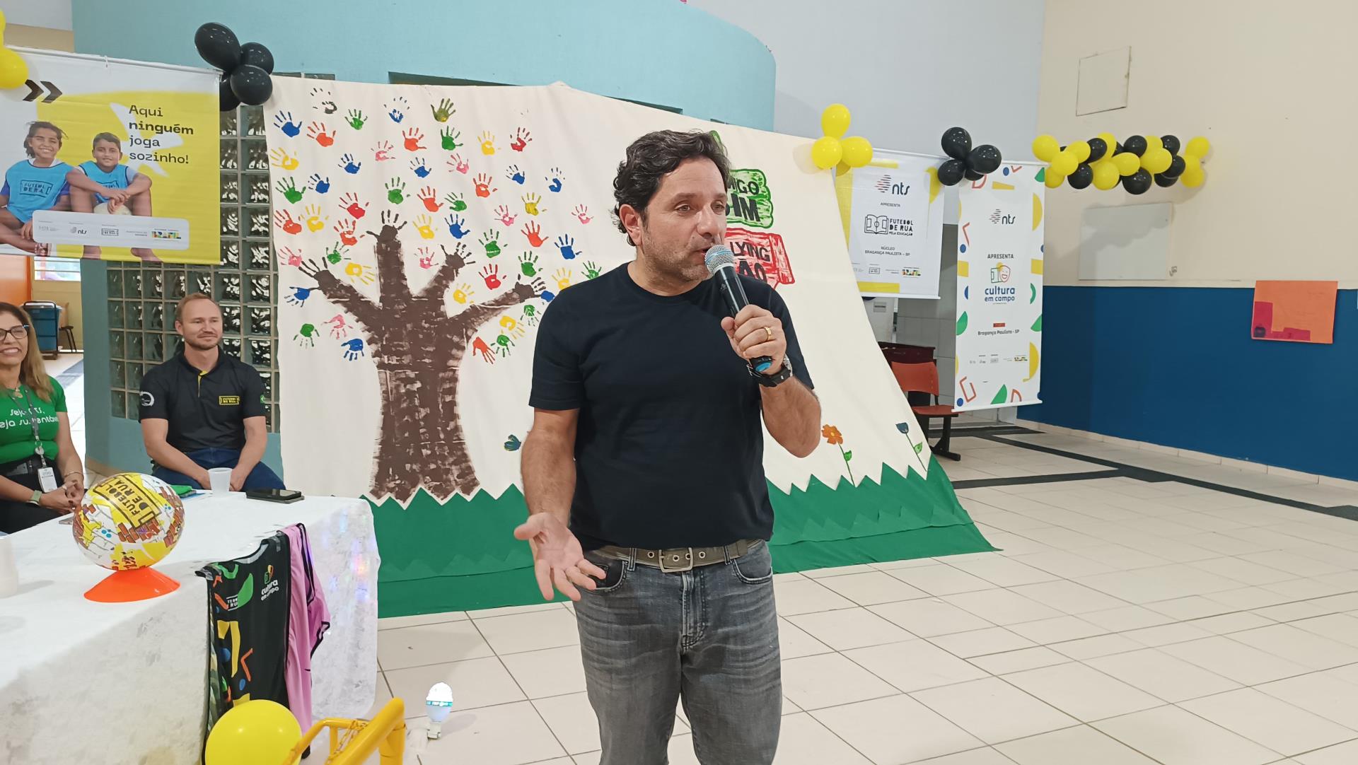 Lan&ccedil;amento projetos Futebol de Rua e Cultura em Campo 02