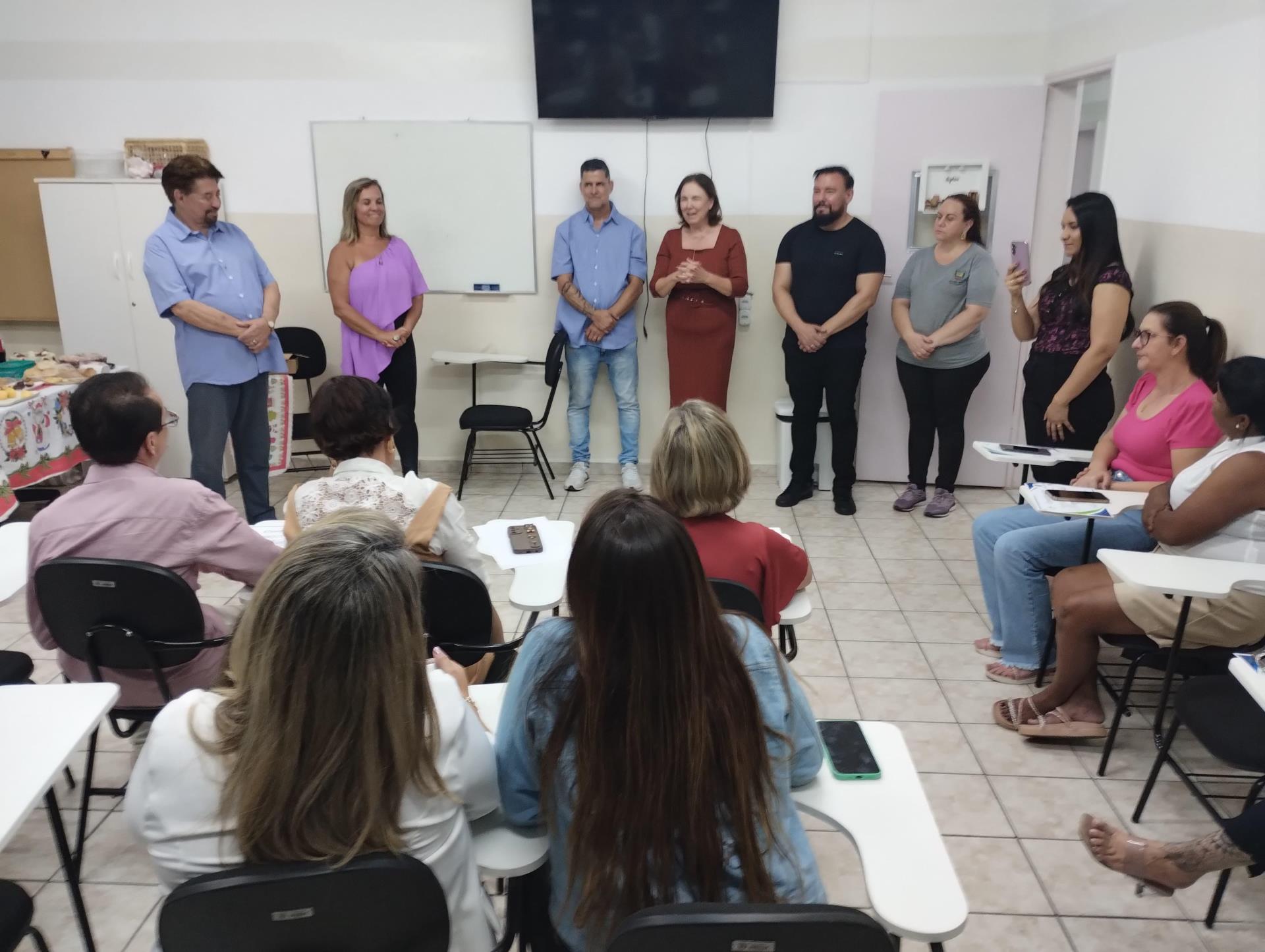 Fundo Social realiza solenidade de entrega de certificados aos concluintes de cursos profissionalizante (3)