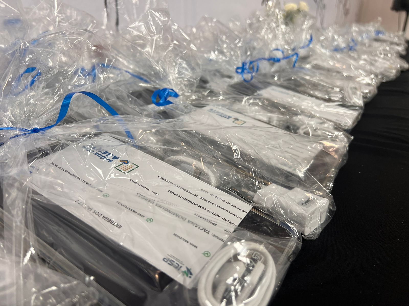 Prefeitura entrega 150 tablets aos agentes comunit&aacute;rios de sa&uacute;de e aos profissionais do PAD (1)