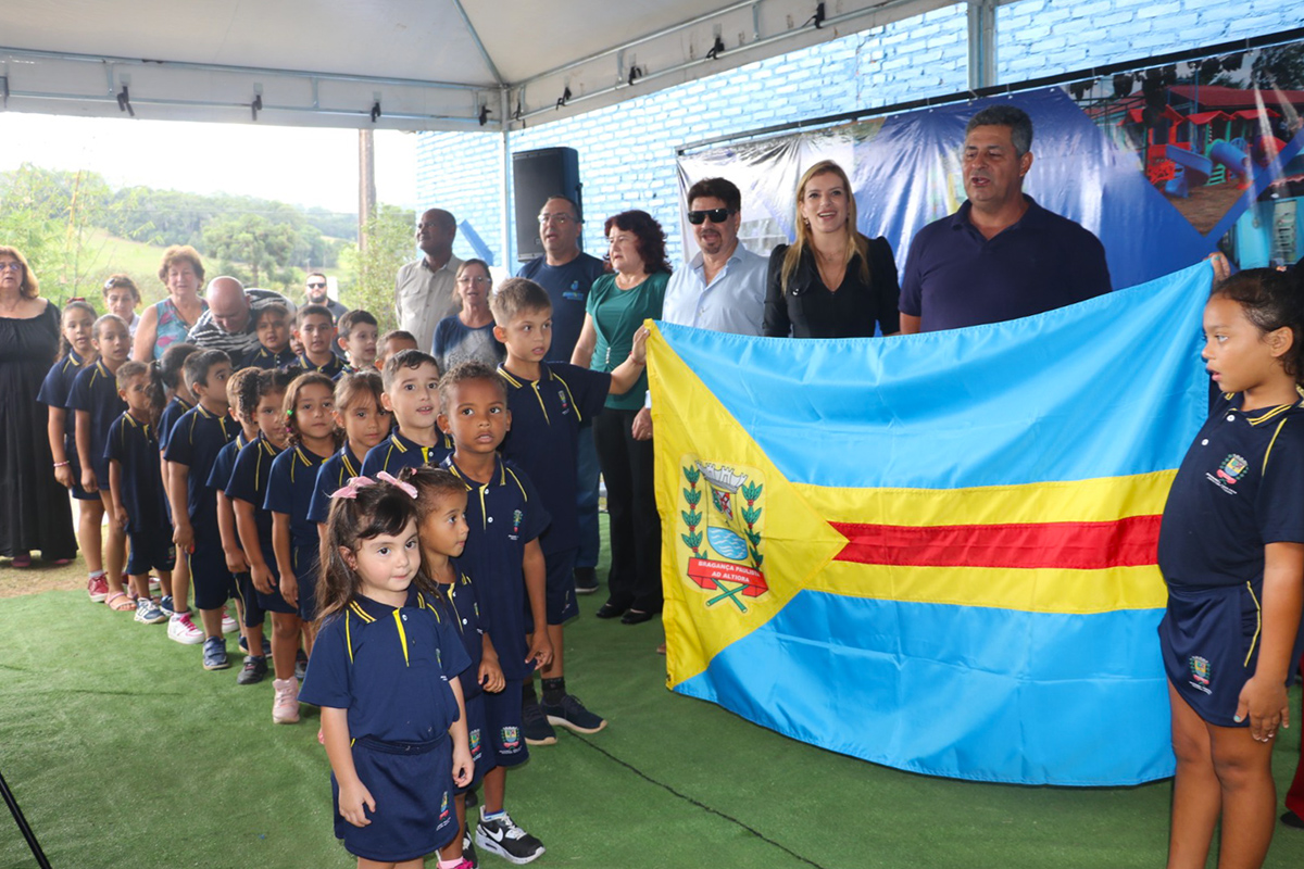 04.04.2023 Escola do Bairro Estiva do Agudo passa a se chamar Roseli Aparecida Russi Rossi (1)