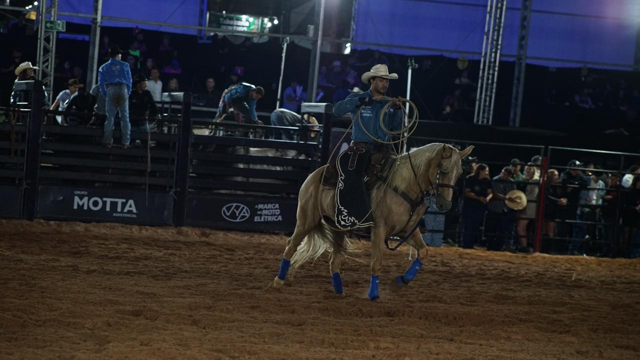 P&uacute;blico volta a lotar o Posto de Monta na abertura da segunda semana da 59&ordf; Expoagro e 32&ordf; Festa do Pe&atilde;o de Boiadeiro (2)