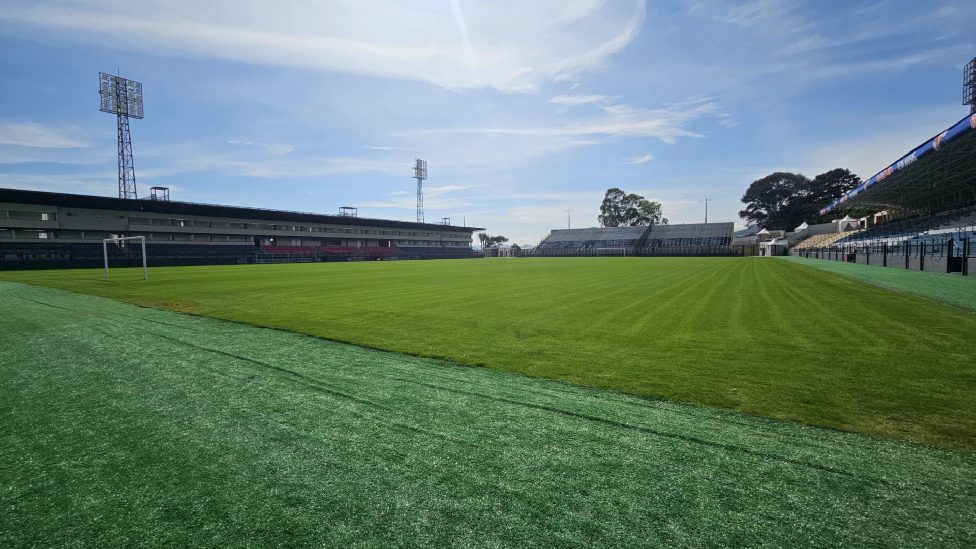 Prefeitura entrega habite-se do Est&aacute;dio C&iacute;cero de Souza Marques ao Red Bull Bragantino (3)