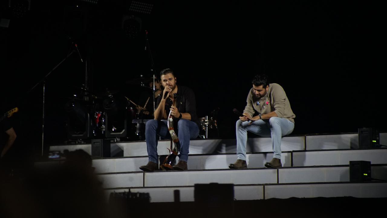 Arena lotada e grandes shows marcam a segunda noite da 59&ordf; Expoagro e 32&ordf; Festa do Pe&atilde;o de Boiadeiro (14)