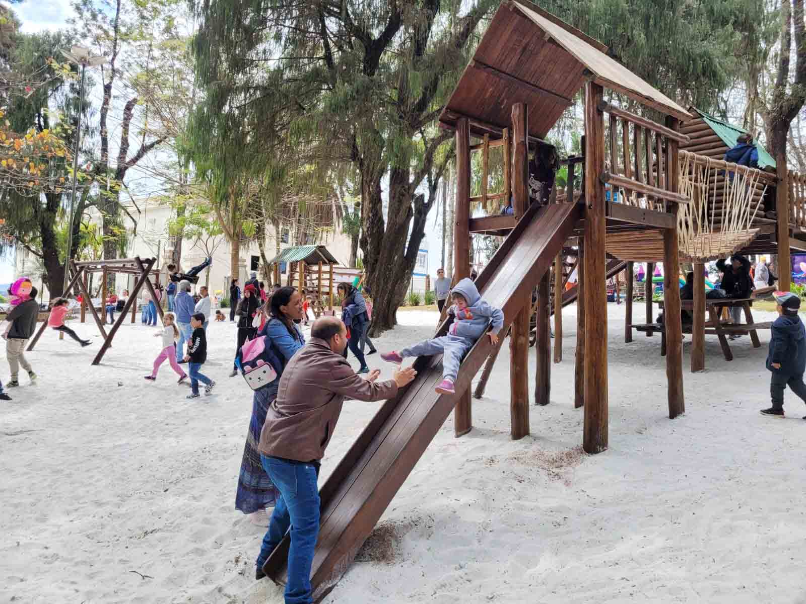 Inaugura&ccedil;&atilde;o do Jardim P&uacute;blico atrai centenas de visitantes (5)