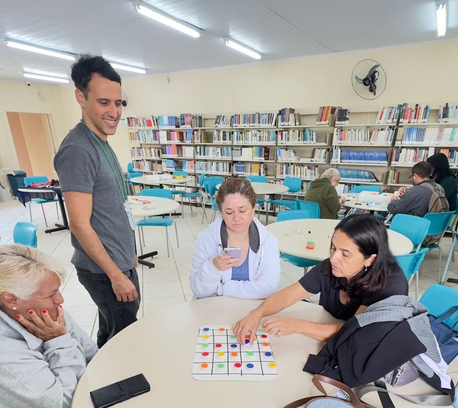 Oficina &ldquo;A Crian&ccedil;a que Habita em N&oacute;s&rdquo; &eacute; realizada no Polo UAB Bragan&ccedil;a Paulista