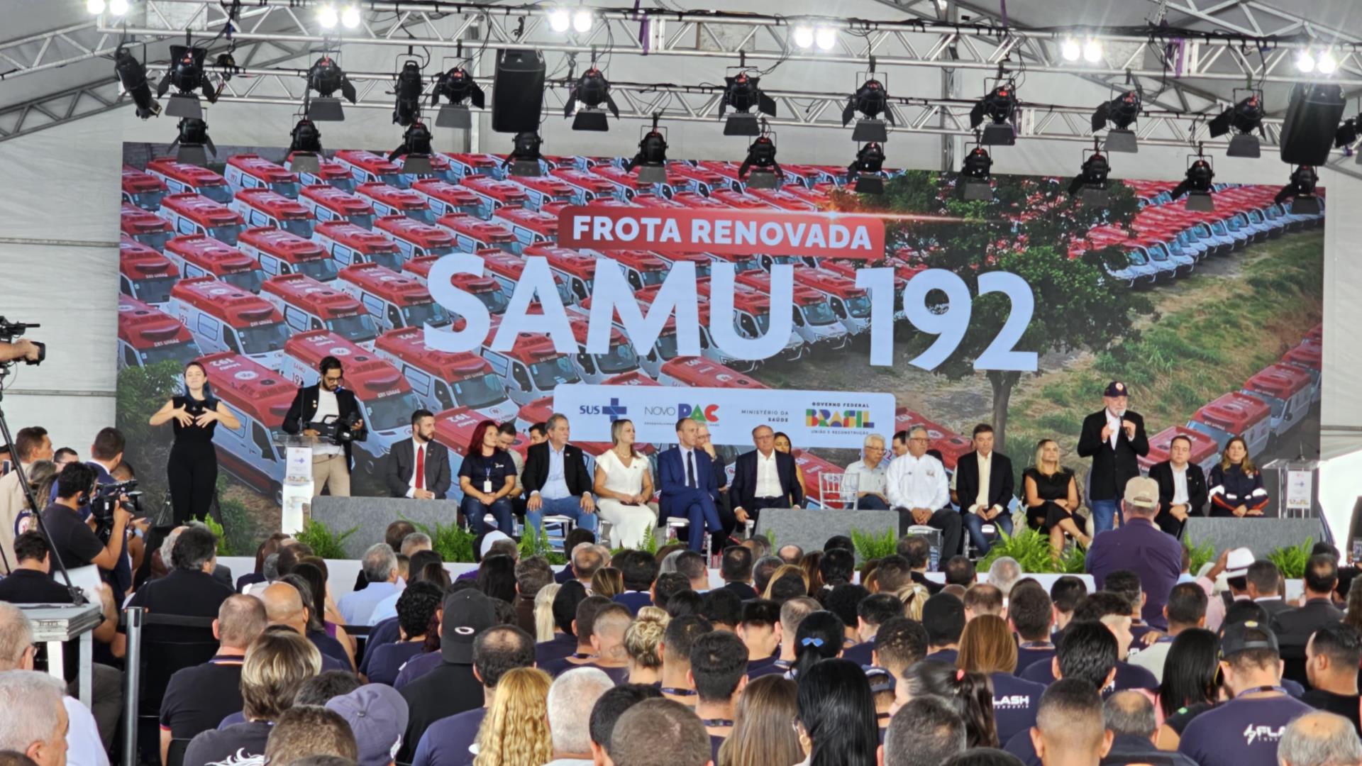 Entrega ambul&acirc;ncia SAMU 03