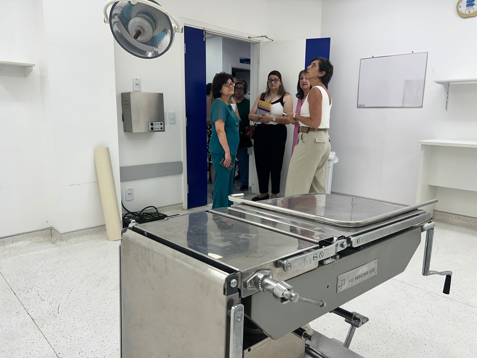 Equipe da Secretaria de Sa&uacute;de do Estado visita instala&ccedil;&otilde;es do pr&eacute;dio do hospital 04