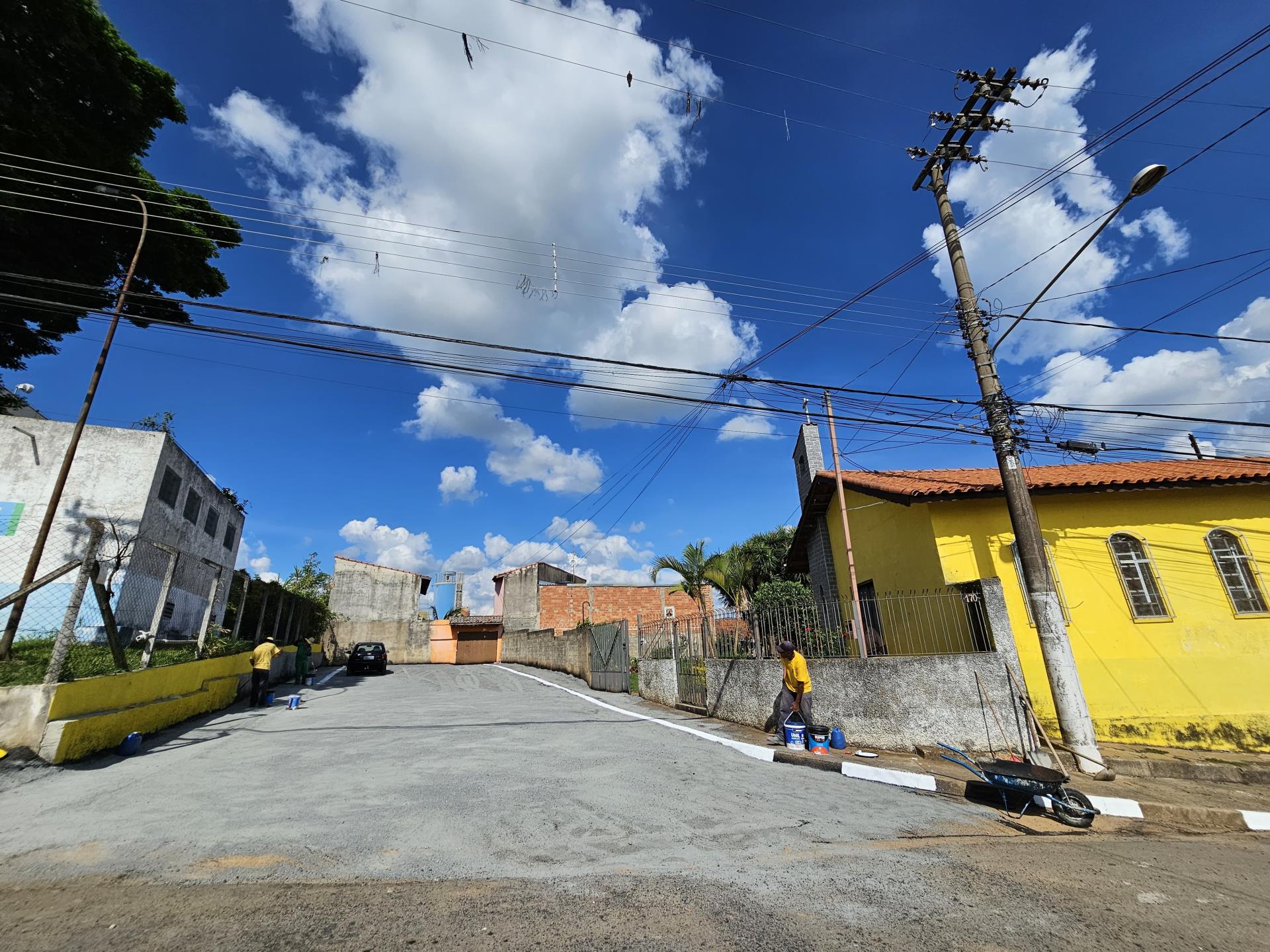 24.11.2023 Prefeitura pavimenta trecho da Rua Prof. Izabel Vieira Ferreira, no Jardim Morumbi (3)