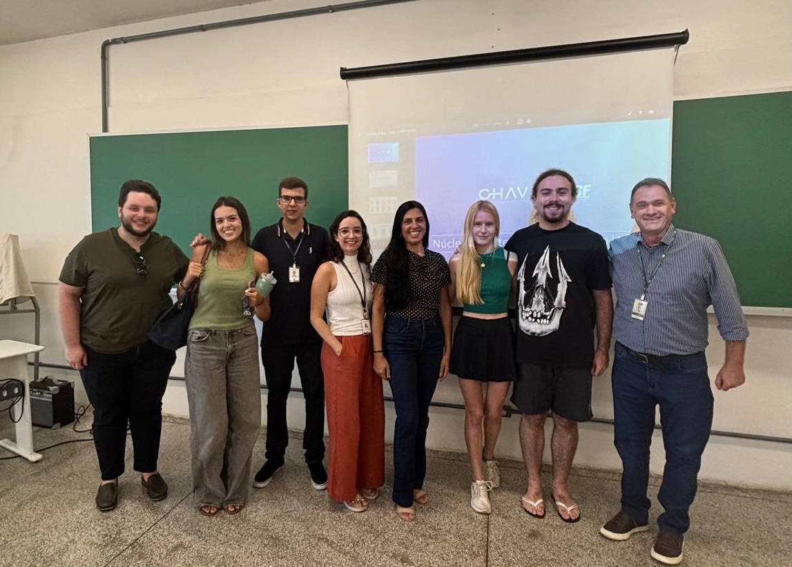 Alunos da USF recebem equipe do Centro Dia do Idoso para parcerias e atividades em conjunto