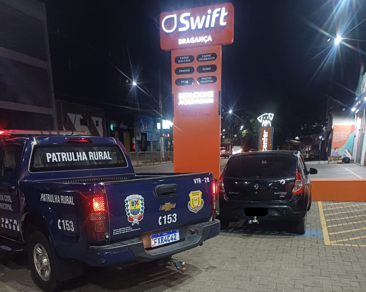 GCM de Bragan&ccedil;a Paulista localiza ve&iacute;culo furtado e apreende drogas durante abordagem (4)