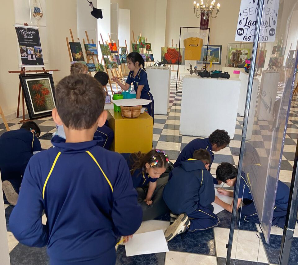 Alunos das Escolas Municipais Rurais se encantam em visita ao Museu Municipal Oswaldo Russomano (5)