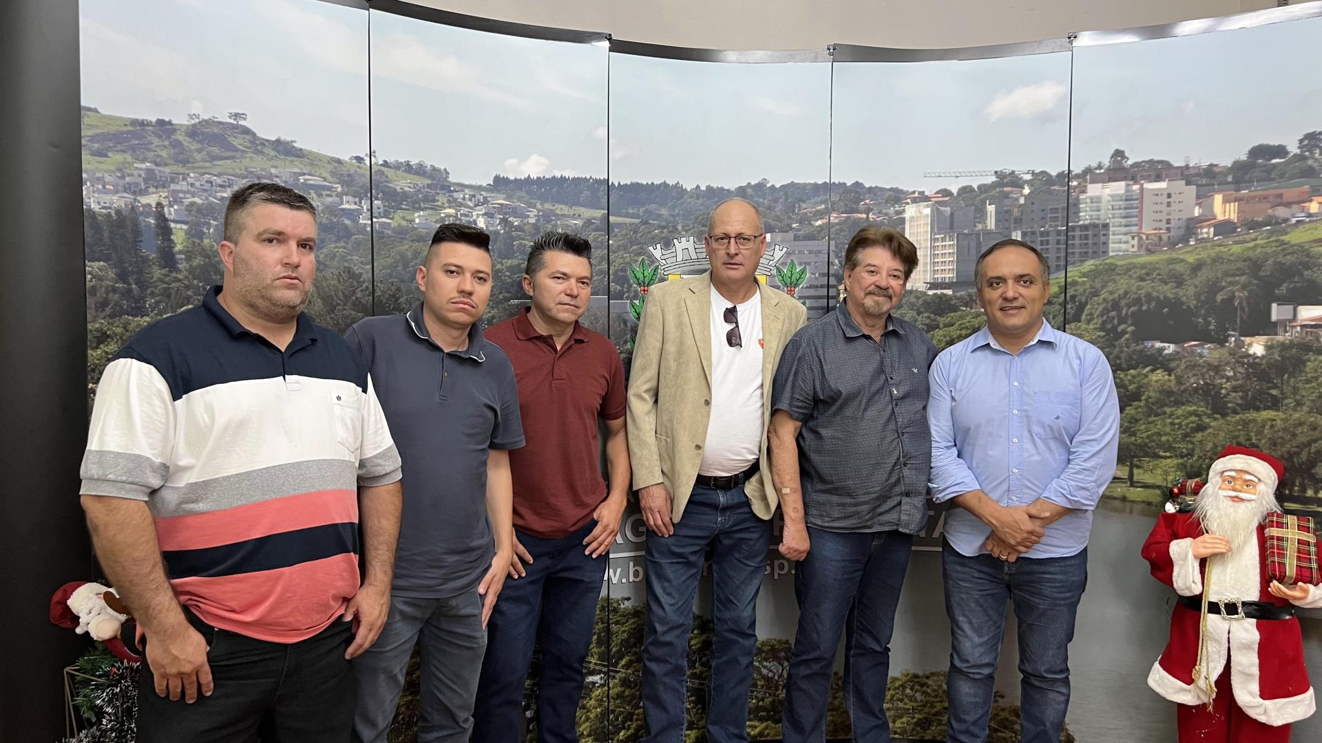 Prof Amauri Sodr&eacute; recebeu visita do deputado eleito Marcelo Lima, Vereador Marcos Leit&atilde;o e prefeito de Jandira Henri Hajime Sato03