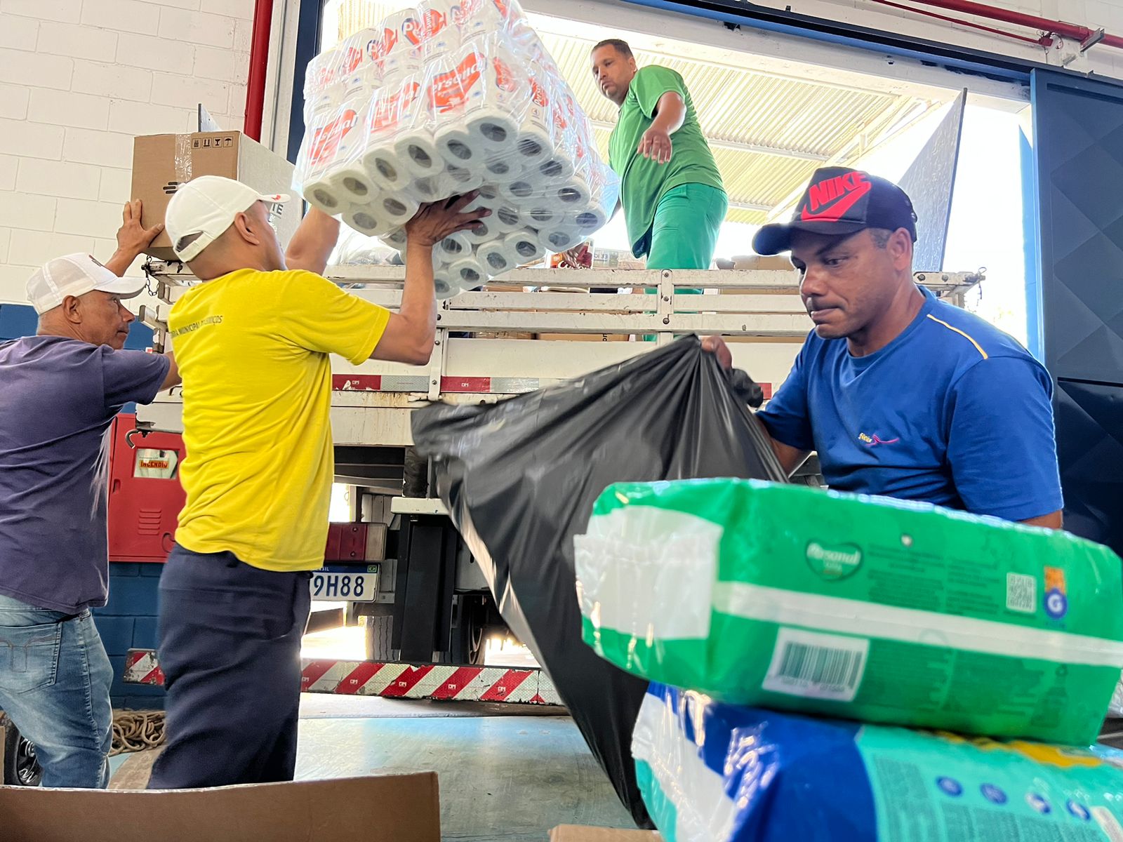 Bragan\u00e7a Paulista envia terceiro caminh\u00e3o com doa\u00e7\u00f5es \u00e0s fam\u00edlias de ...