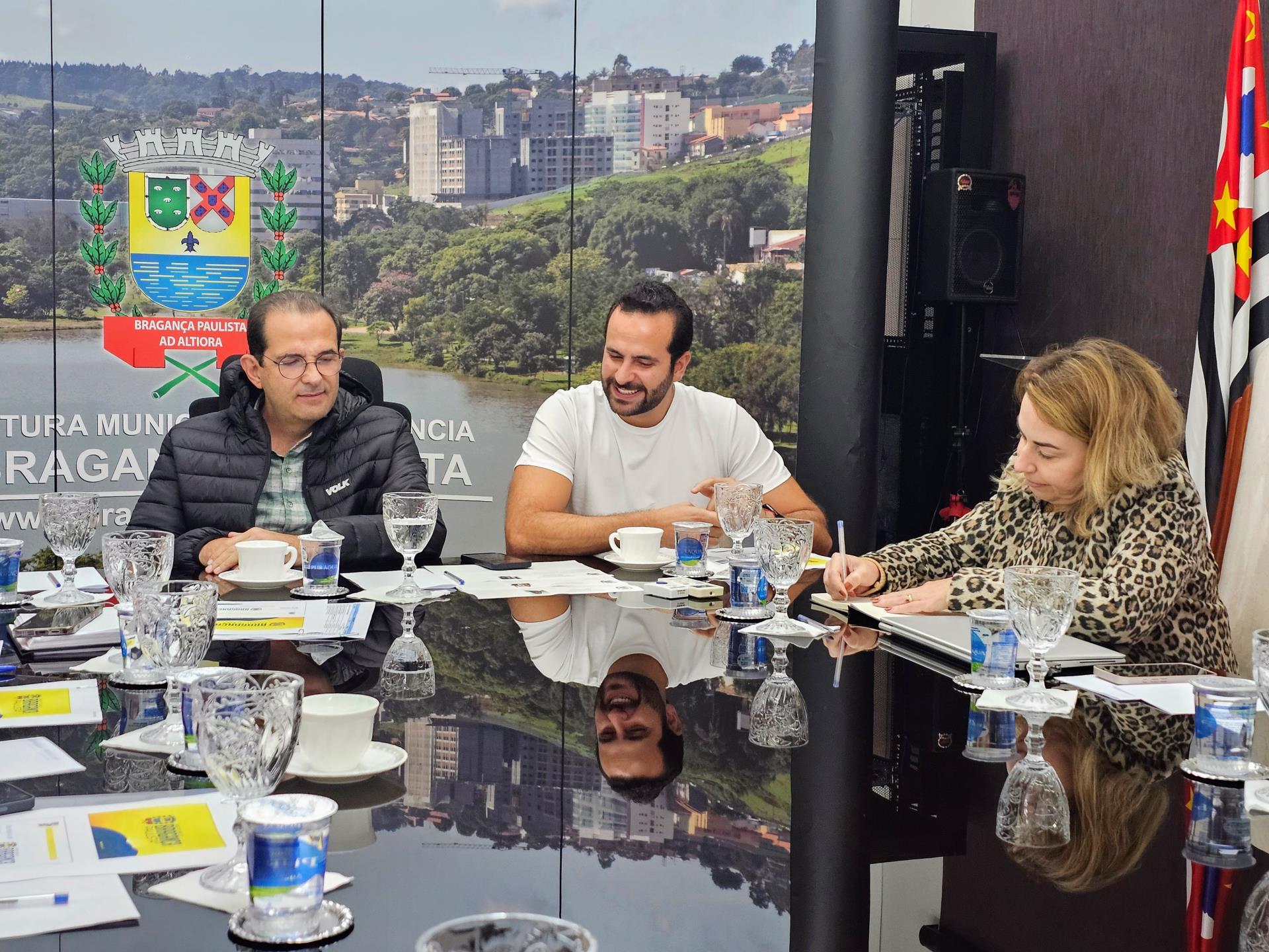 FOTO 3_REUNI&Atilde;O PLANO SA&Uacute;DE 2025_10-06-2025