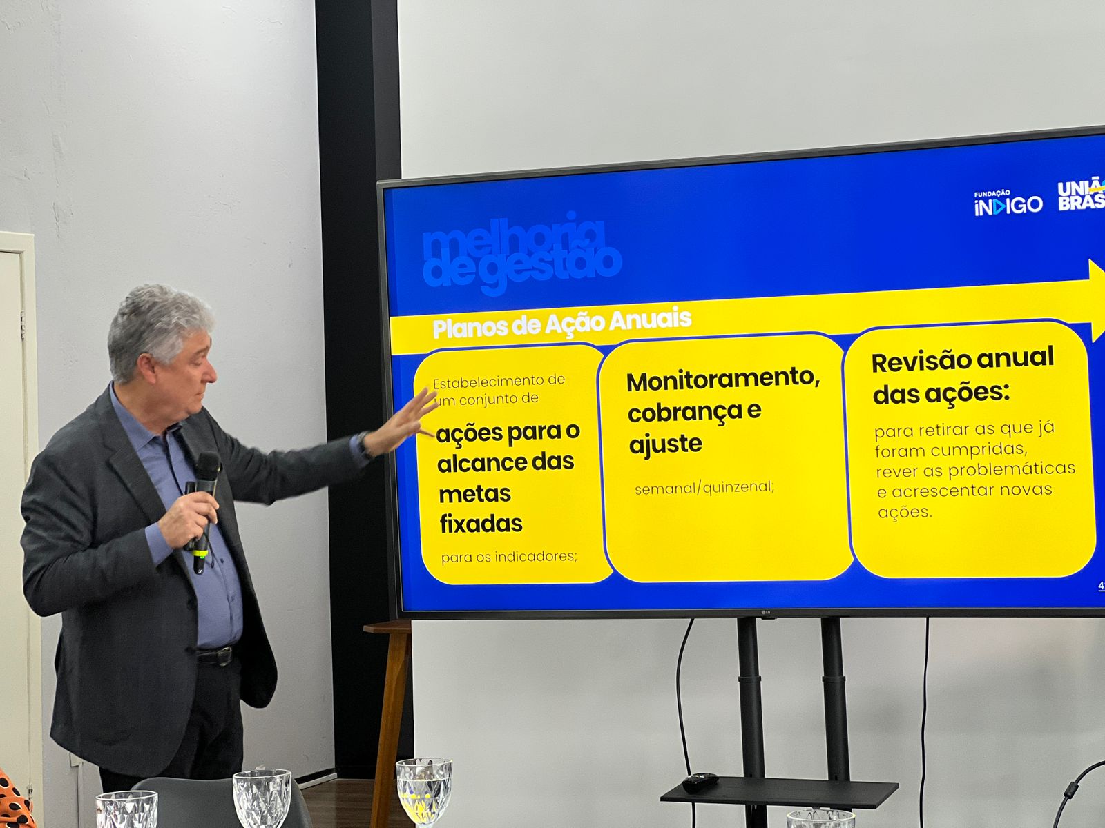 Reuni&atilde;o acompanha avan&ccedil;os da Agenda 100 e decretos do primeiro dia de governo (4)