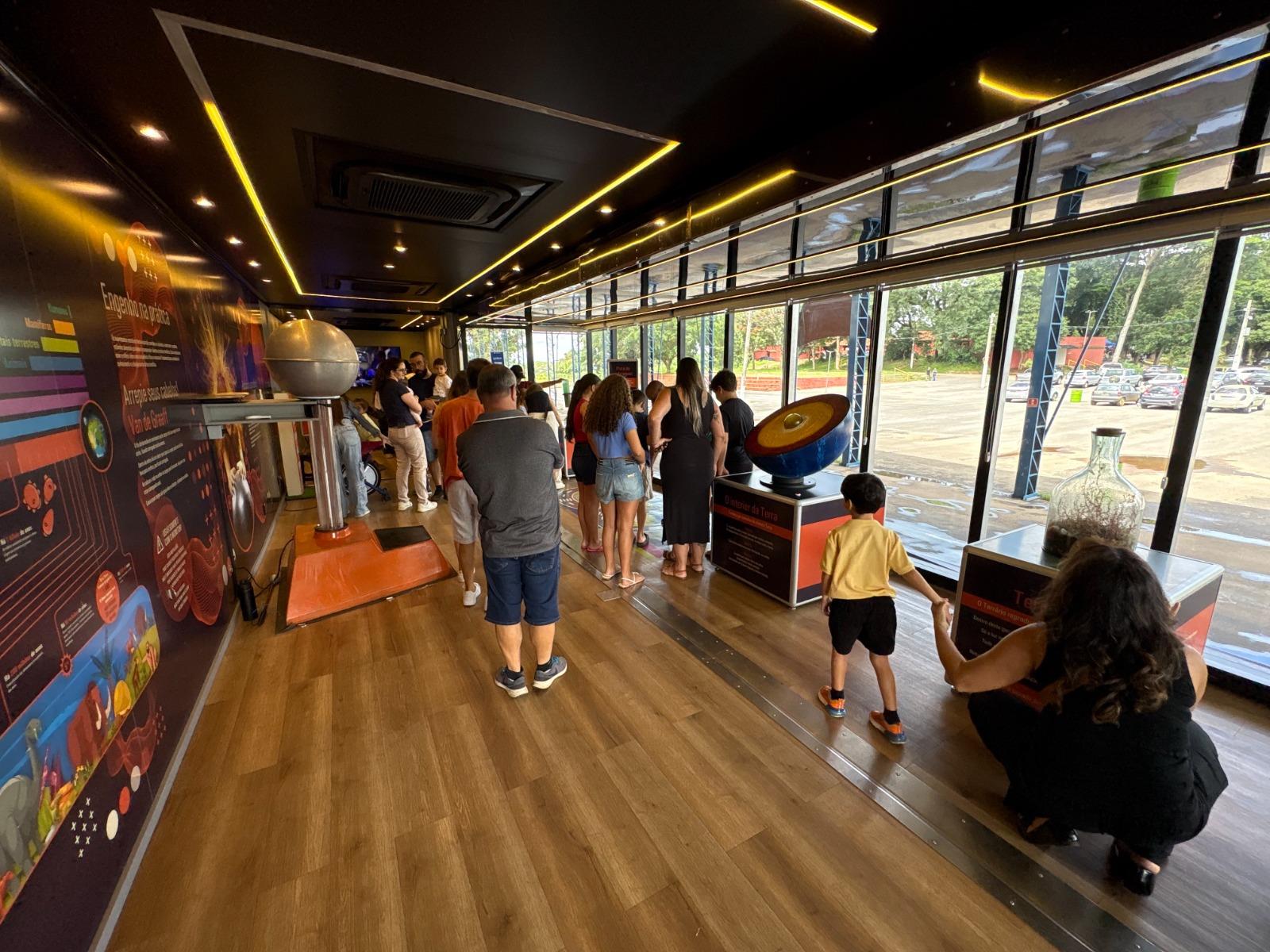 Carreta do Museu Catavento encerra passagem por Bragança Paulista (3)